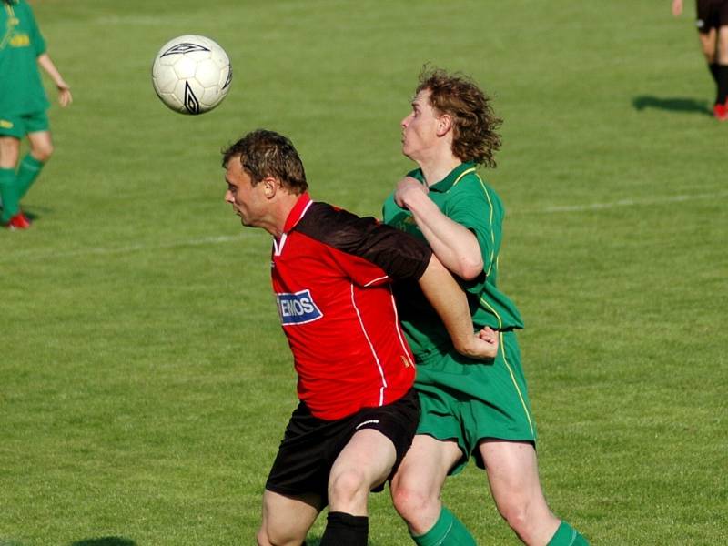 V derby mezi Nedakonicemi a Zlechovem byli nakonec úspěšnější hosté, kteří ve druhém poločase otočili nepříznivý stav z 0:2 na 4:2.