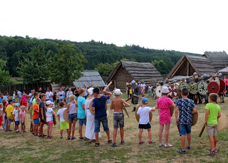 Veligrad 2019: Boj o hradiště