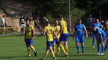 Fotbalisté Starého Města (žluté dresy) zdolali ve šlágru 4. kola I. B třídy sk. C domácí Ořechov 4:0.