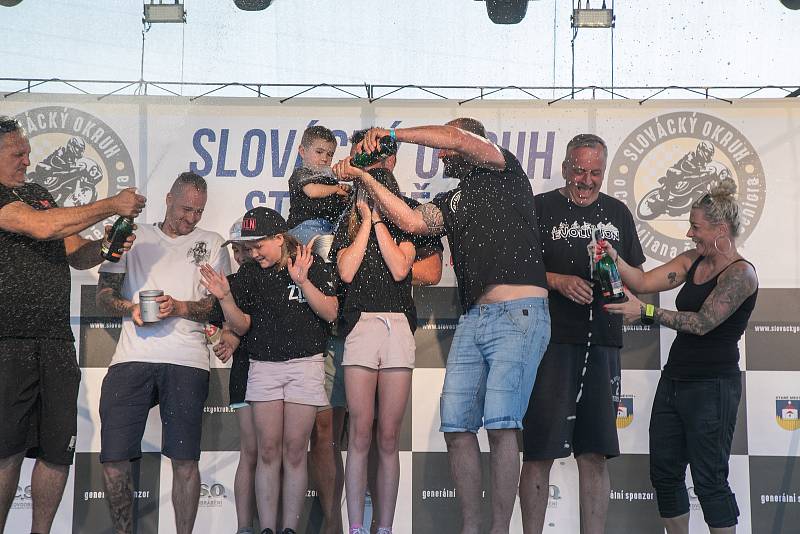 Slovácký okruh po dvou letech ovládl Staré Město. Největšího motozávodu na Moravě se zúčastnilo rekordních 205 strojů v patnácti disciplínách. Foto: Aleš Korvas