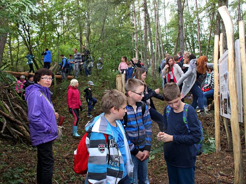 Po stopách lovců mamutů v Boršicích se vydali v pátek první návštěvníci.