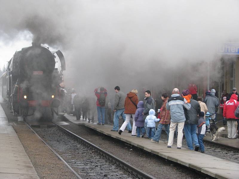 Parní lokomotiva projela v sobotu už podesáté Slováckem