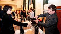 V barokním uherskohradišťském objektu Reduta si v sobotu pochutnávali zájemci na 116 vzorcích tichých vín z dvanácti špičkových vinařství Moravy.