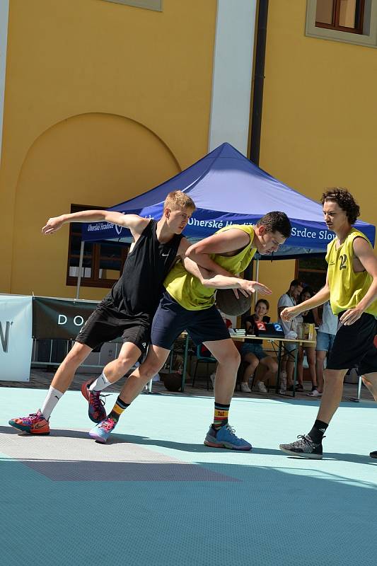 První den Slováckého léta byl na programu také Street dance, parkur a Streetball.