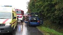 Těžká dopravní nehoda ve St. Hrozenkově, po nárazu osobního auta do nákladního dva vážně zranění.