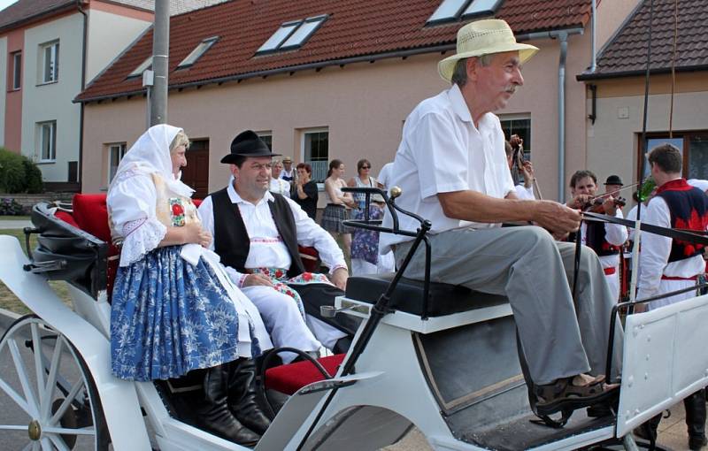 V Míkovicích byla jedinečná slavnost žní a chleba