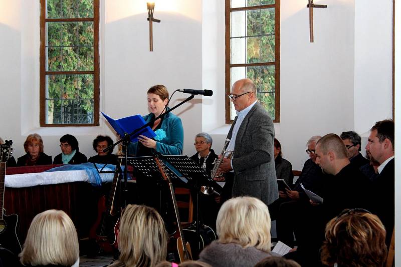 Buchlovickou premiéru měl dušičkový koncert ve hřbitovní kapli sv. Alžběty.