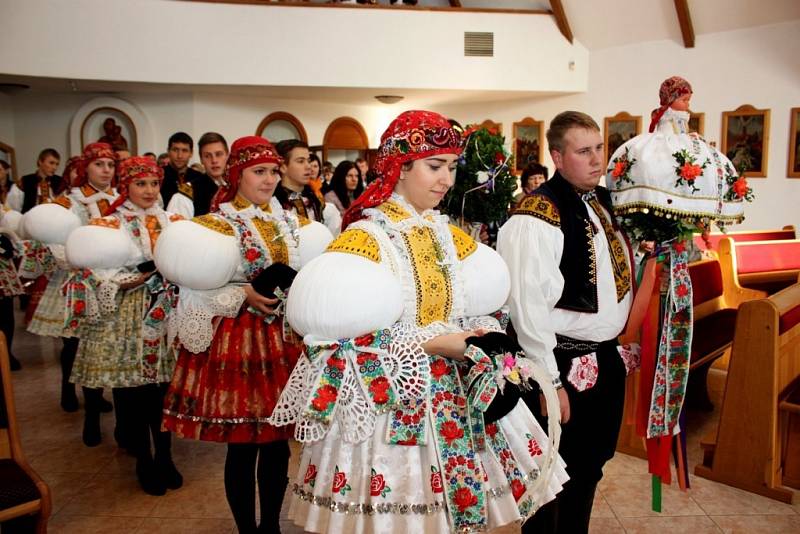 Krásné a slunečné počasí provázelo hody s právem v Nedachlebicích.