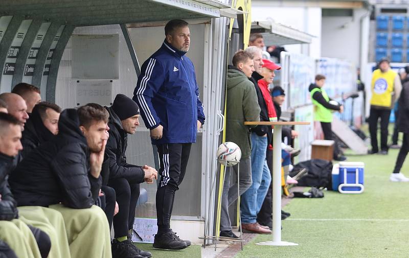 Fotbalisté Slovácka (bílé dresy) ve 28. kole FORTUNA:LIGY zdolali poslední Karvinou 3:1.