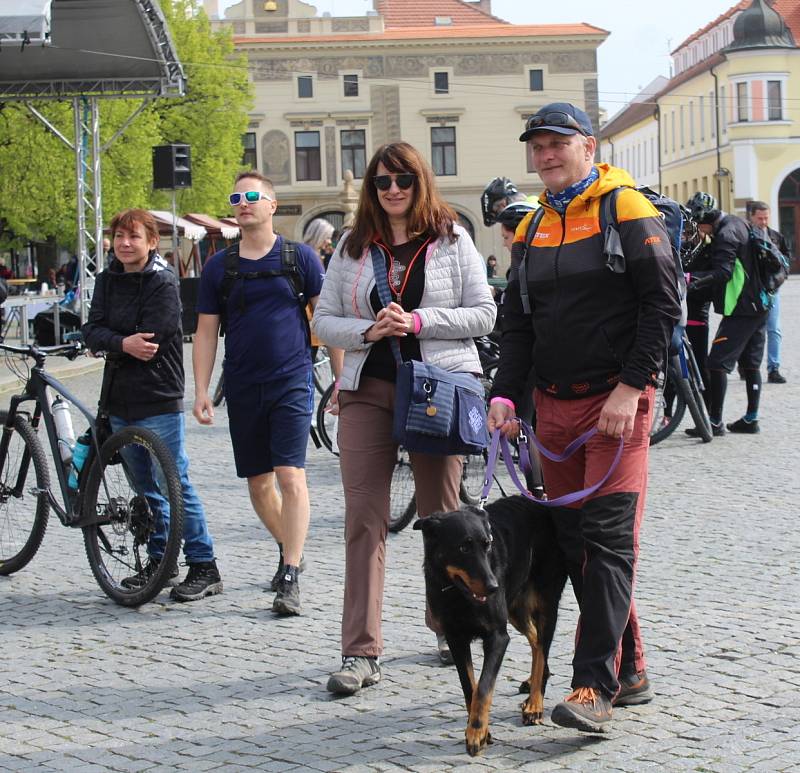 Na kole vinohrady vyrazilo z centra Uherského Hradiště bezmála tisíc cyklistů, pěších i koloběžkářů