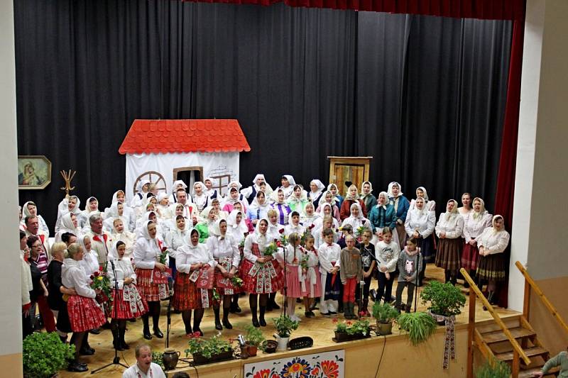 Nedakoňské srnky slavily jubileum pořadem Pod peřinou