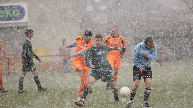 Nivnice - Ostrožská Lhota (v oranžovém) 1:0