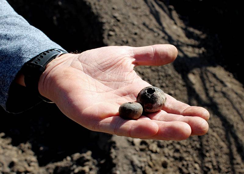 Co se podařilo objevit pod povrchem Archeoskanzenu Modrá.