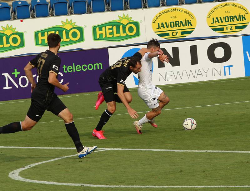 Fotbalisté Slovácka (v bílých dresech) doma ve 2. kole FORTUNA:LIGY hostili Jablonec.