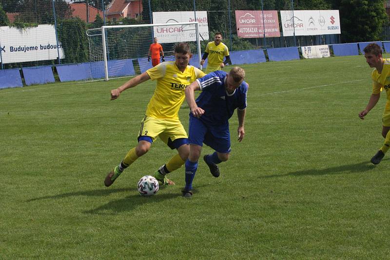 Fotbalisté Kunovice doma prohráli s Nivnicí 0:2. Hosty poprvé vedl nový hlavní trenér Pavel Barcuch.