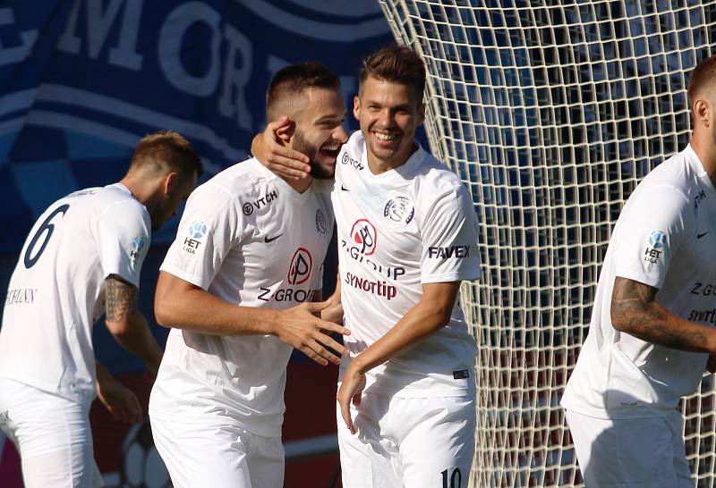 HET liga 1. kolo: 1. FC Slovácko - FK Jablonec. Na snímku se po gólu na 1:0 radují zleva Tomáš Zajíc a Jan Navrátil.