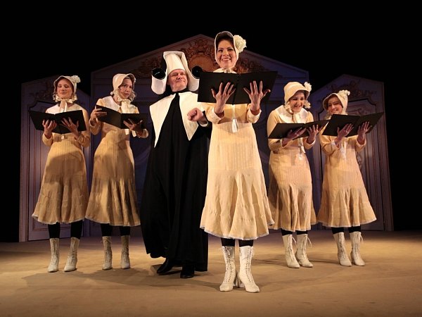 Opereta Utíkej, Nituško ve Slováckém divadle v Uherském Hradišti