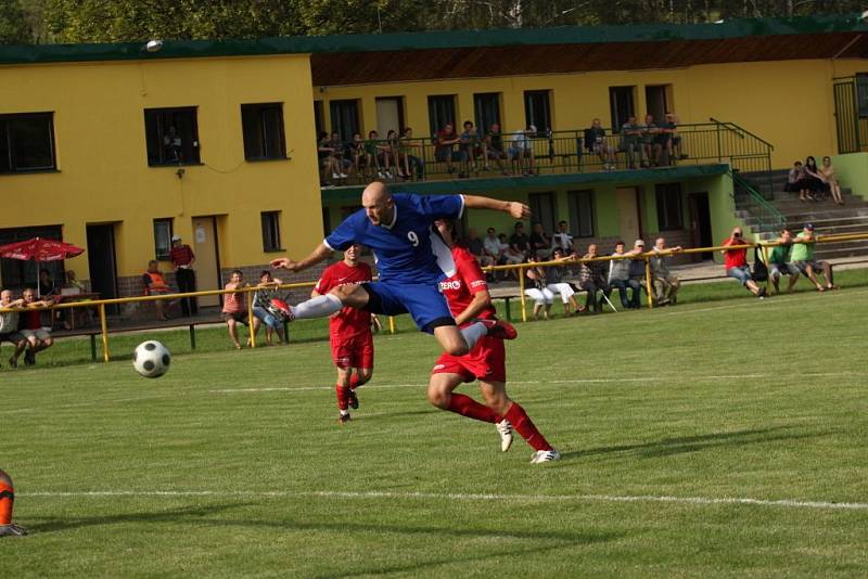 Ostrožská Lhota (v modrém) - Prakšice. 