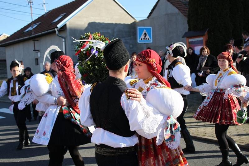 Krásné a slunečné počasí provázelo hody s právem v Nedachlebicích.