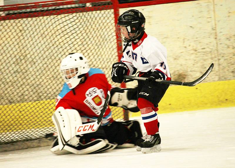 Velká radost ze hry byla vidět na všech malých hokejistech, kteří se v sobotu 18. listopadu zúčastnili v Uherském Hradišti turnaje 2. tříd. Domácím Hradišťanům se dařilo, s Brumovem a Uherským Ostrohem vyhráli všechny čtyři zápasy. (ms)