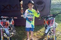 Talentovaný devítiletý motokrosař z Hostějova Josef Vrtal se ve třídě do 50 ccm stal mistrem republiky.