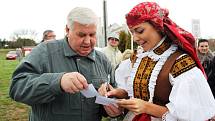 Tereza podepsala fotografie vášnivému sběrateli autogramů Jiřímu Foltýnovi.