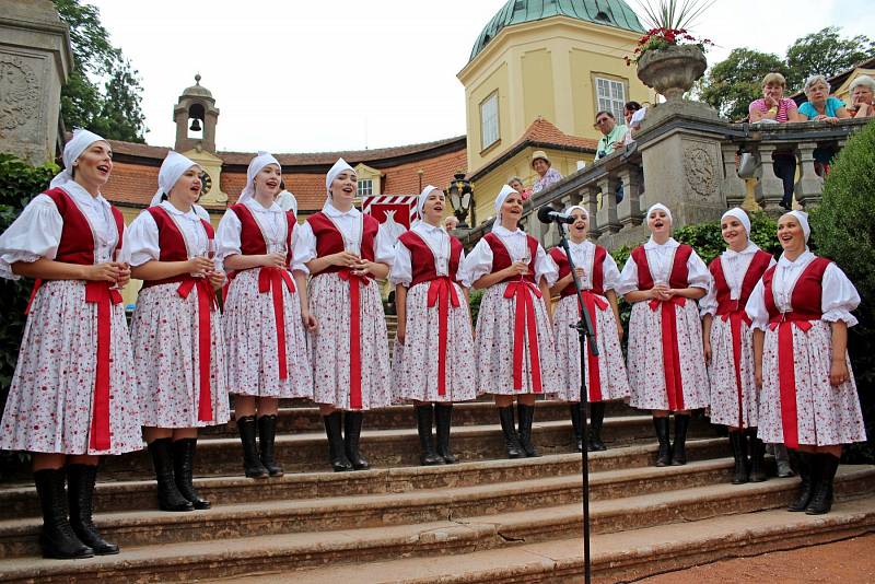 Festival česneku v Buchlovicích si nenechalo ujít pět tisíc lidí