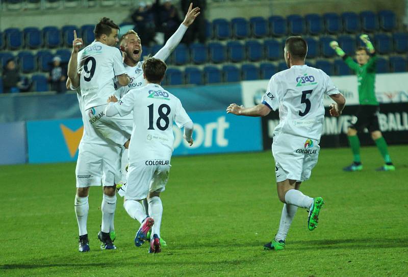 Fotbalisté 1. FC Slovácko (v bílém) porazili FK Mladá Boleslav 2:1.