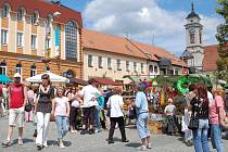 Víkendové oslavy v Uherském Brodě představily holandské folklorní soubory či prodejce ze země světově proslulých sýrů a tulipánů.