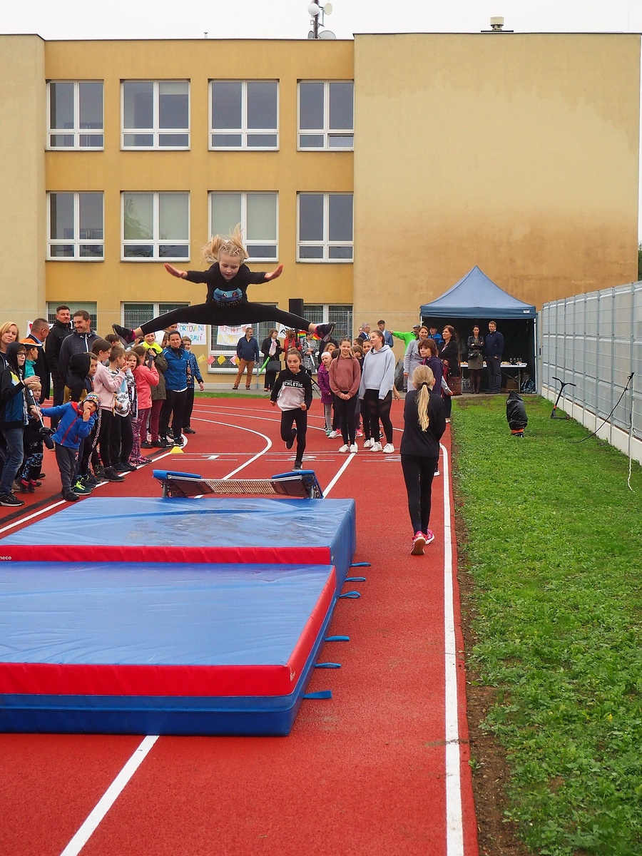 Obnovi sportovní areál Základní školy U Pálenice v Kunovicích - Slovácký  deník