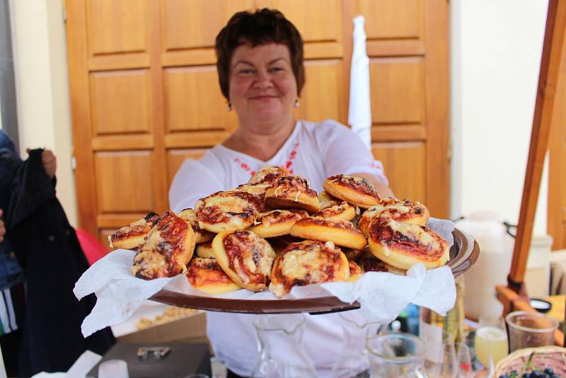 K ochutnání bylo možné zkusit taky pizza koláčky z Boršic.