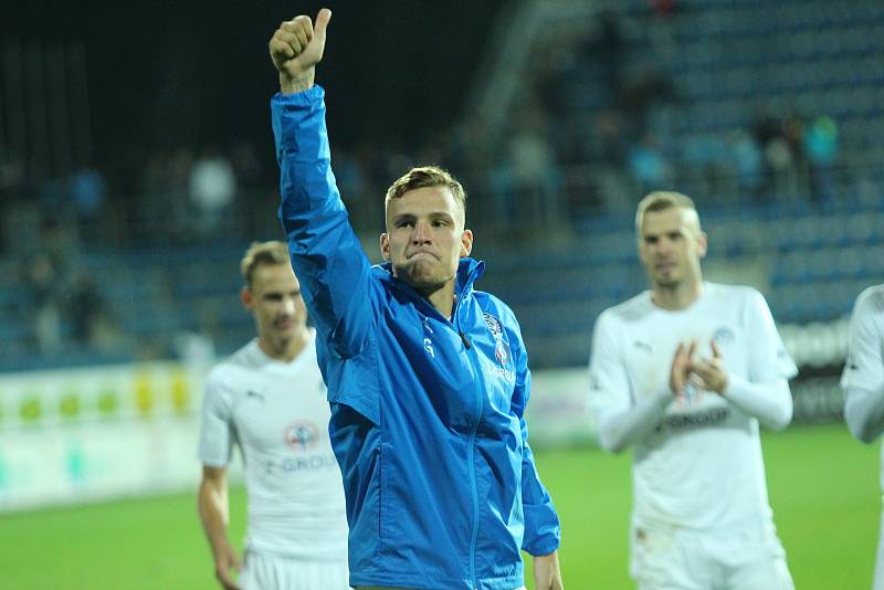 Fotbalisté Slovácka (v bílých dresech) v předehrávce 12. kola FORTUNA:LIGY porazili Liberec 3:1.