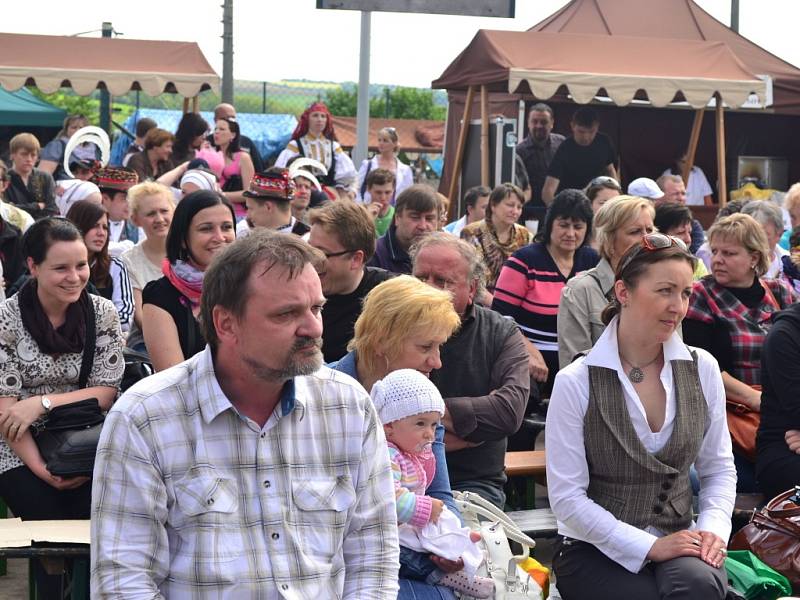 Sobotní jarmark řemesel v Popovicích doplnila soutěž dětských verbířů.