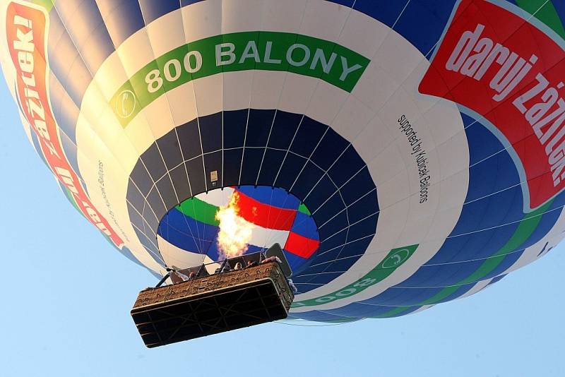 Odlet folklorního souboru Drmolice z Polešovic z BalonCentra ze Břestku.