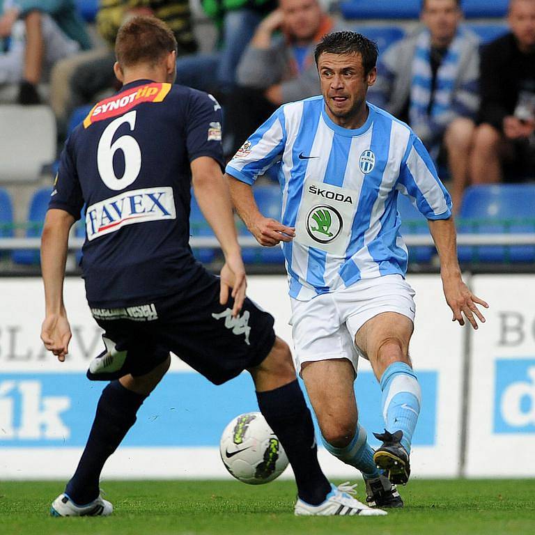 1.Gambrinus liga, FK Mladá Boleslav vs 1.FC Slovácko. Marek Kulič z FK Mladá Boleslav (vpravo) a Petr Reinberk z 1.FC Slovácko.