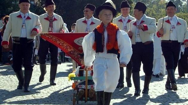 Uherskému Hradišti o víkendu kralovaly kroje a víno