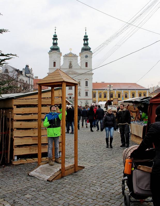 Tradičním místem nejenom vánočních trhů je v Uherském Hradišti Masarykovo náměstí.