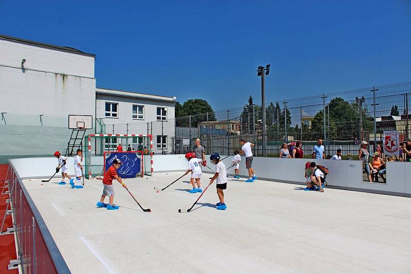 SPORT PRO DĚTI. Sobotní sportovní den pro děti přilákal na hradišťská sportoviště na 3000 návštěvníků.