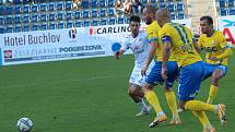 Fotbalisté Slovácko (v bílých dresech) v sobotním odpoledním zápase porazili Teplice 3:2.