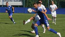 Fotbalisté Slovácka B (bílé dresy) v 6. kole MSFL podlehli Uničovu 1:2.