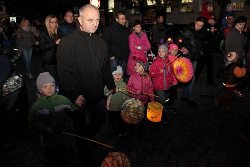 Lampionoví broučci prozářili Uherské Hradiště