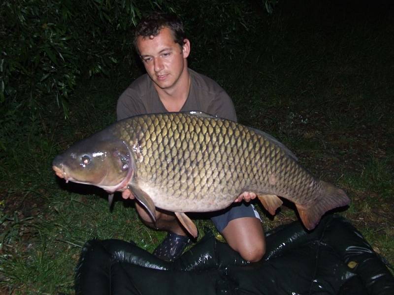 Soutěžní číslo 107 – Jaroslav Čihalík, kapr, 98 cm, 18 kg.