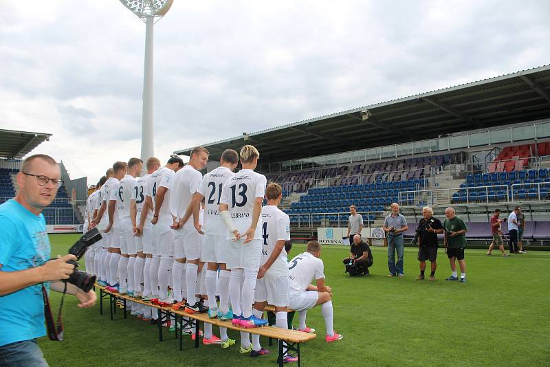 Fotbalisté 1.FC Slovácko absolvovali předsezonní tiskovou konferenci a oficiální fotografování.