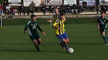 Fotbalisté Nivnice (zelené dresy) v 10. kole krajské I. A třídy skupiny B doma zdolali Buchlovice 2:0.