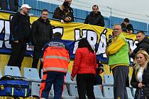 Fotbalisté vedoucího Starého Města (žluté dresy) ve šlágru 17. kola krajské I. B třídy skupiny C zdolali druhý Ořechov 3:2 a přiblížili se k postupu.