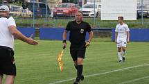 Fotbalisté Slovácka B (bílé dresy) v páteční předehrávce 32. kola MSFL remizovali na hřišti v Kunovicích s juniorkou Ostravy 2:2.