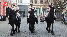 Tři králové projížděli ulicemi Uherského Hradiště na koních z ranče Nevada.