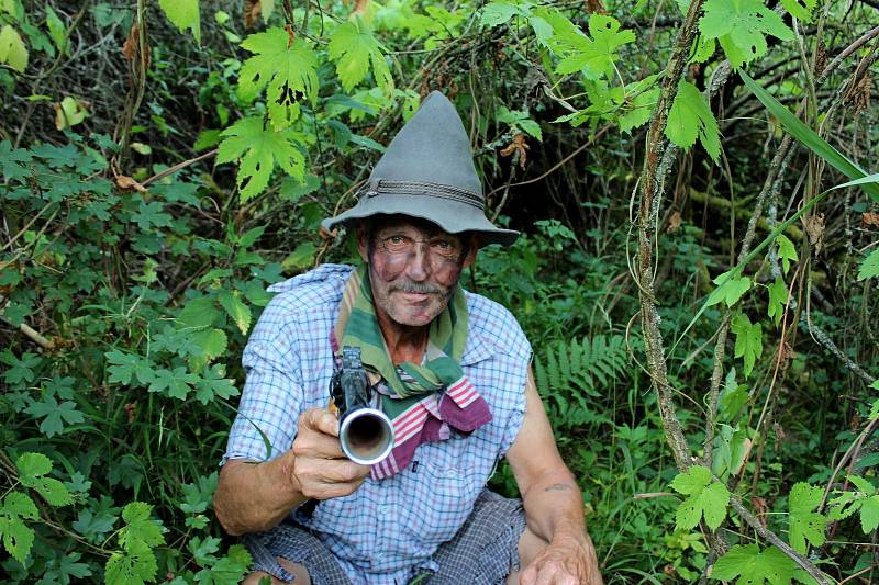 JAKO V POHÁDCE. Nadšenci z Kudlovické doliny připravili pro děti i dospělé už 14. ročník pohádkové stezky.