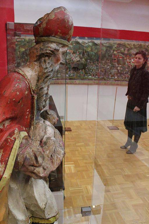 Mezi unikátními betlémy vystavenými ve Slováckém muzeu bude i relikviářový betlém s relikvií neznámého světce z konce 18. století, betlém z těsta, či výtvor s tisícovkou barevných figurek.