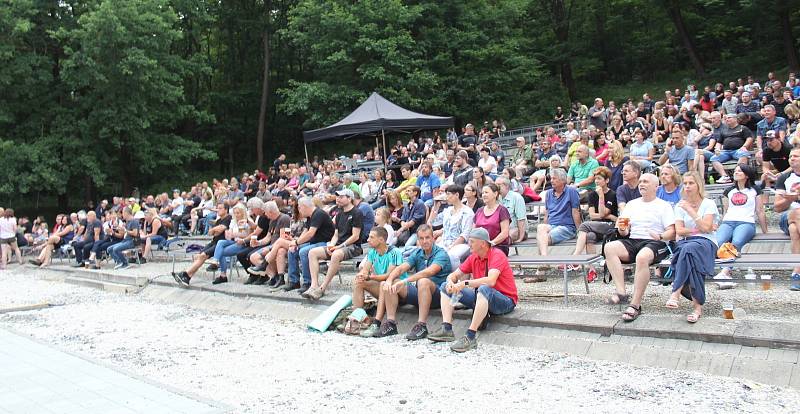 Rock-Fest v Amfíku Bukovina v Popovicích. 25. června 2022